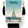 Affiche de la ville de Paris en France au style vintage. Cette affiche au design rétro et coloré égayera votre décoration intérieur.