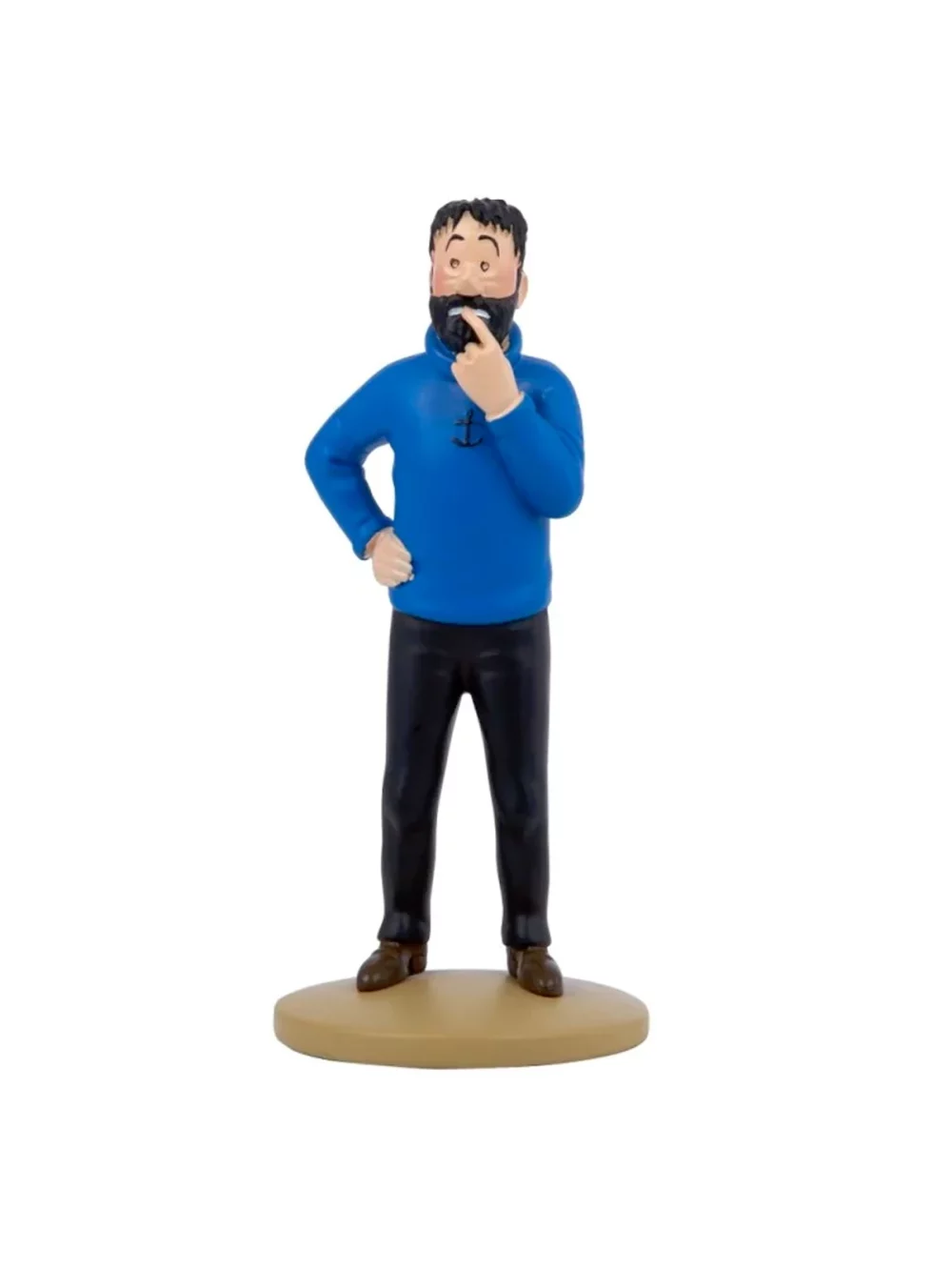 La figurine du capitaine Haddock porte délicatement un doigt sur la bouche lui donne un air dubitatif