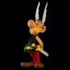 Irréductible entre tous les irréductibles, cette figurine d'Astérix sculptée et peinte à la main fera son effet à tout les connaisseurs.