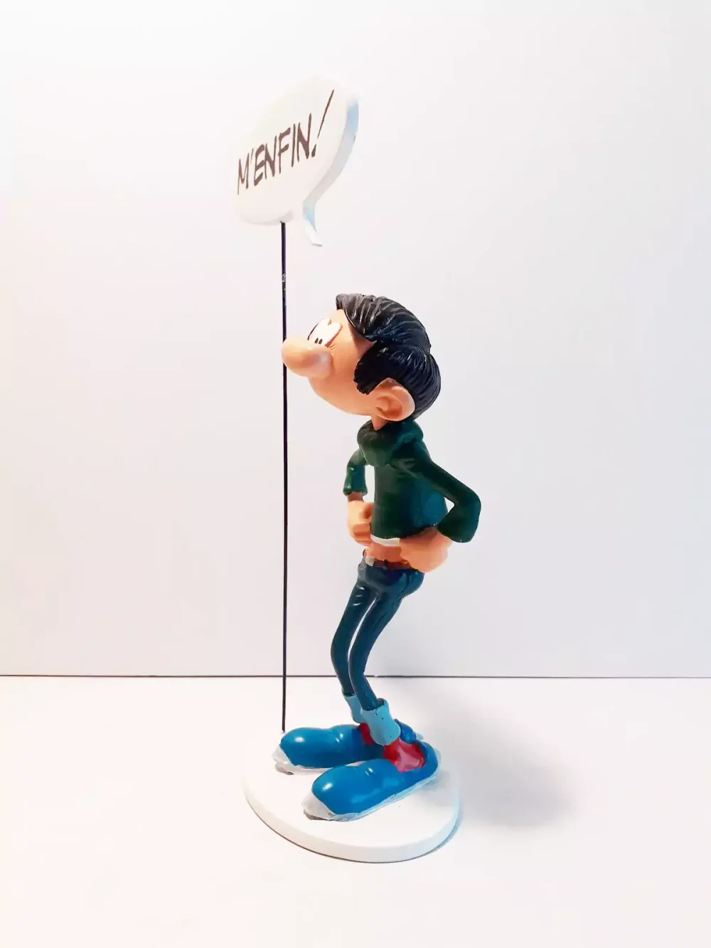 Figurine de Gaston bulle "m'enfin !" Statuette de collection en résine sculptée et peinte à la main. Ne convient pas aux enfants de moins de 14 ans.