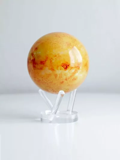 Cette étoile jaune est le cœur du système solaire MOVA. Le MOVA Globe Soleil utilise des images de la NASA pour un regard direct sur cette boule massive de gaz