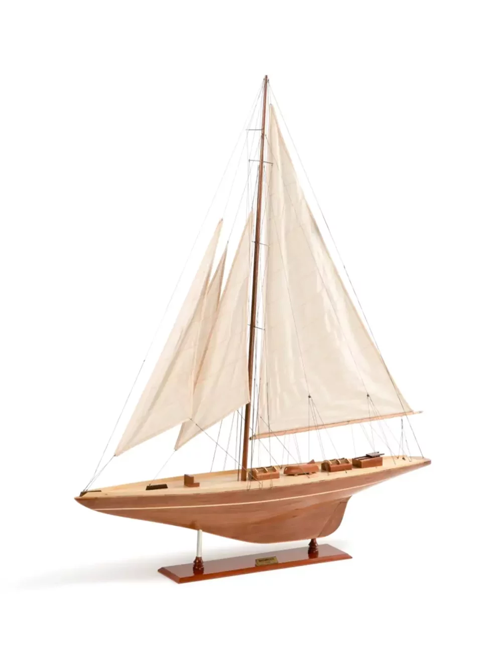 Maquette de bateau à voile «Endeavour». Construction en bois avec garniture en aluminium. Gréement et voiles détaillés.