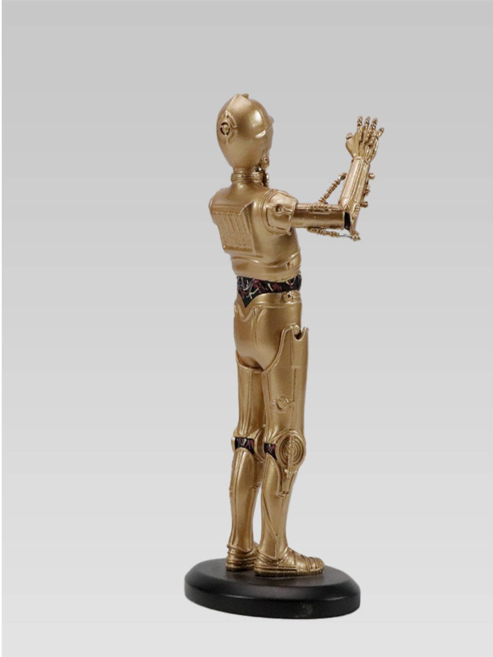 Statue en résine de C-3PO. Figurine de collection, tirage à 2000 exemplaires numéroté, sculptée et peint à la main.