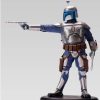 Statue en résine de Jango Fett, le Mandalorien. Figurine de collection, tirage à 500 exemplaires numéroté, sculptée et peint à la main.