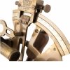 Sextant finition bronze avec son coffret bois, utile pour les explorateurs. Il possède toutes les pièces nécessaires pour photographier le soleil.