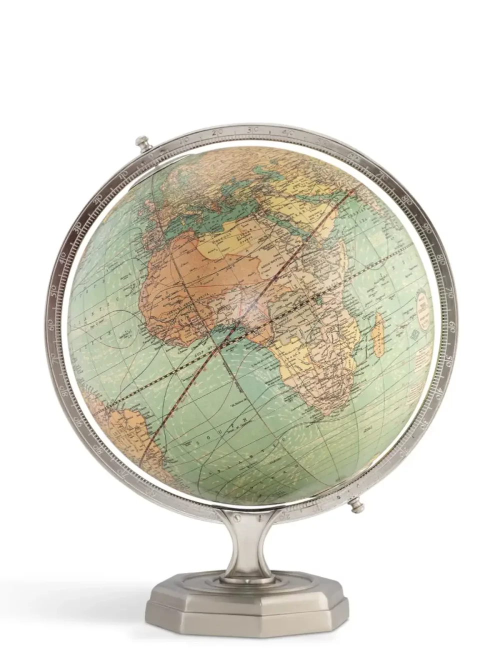 Ce globe représente le monde et ses empires coloniaux tel que le connaissait nos grands parents. Chaque fuseau est réalisé et appliqué manuellement