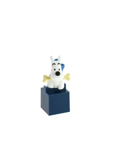 Petit buste de Milou sur socle bleu. Collection de huit figurines en PVC d'une hauteur de 7,5cm. Ne convient pas aux enfants de moins de 7 ans.