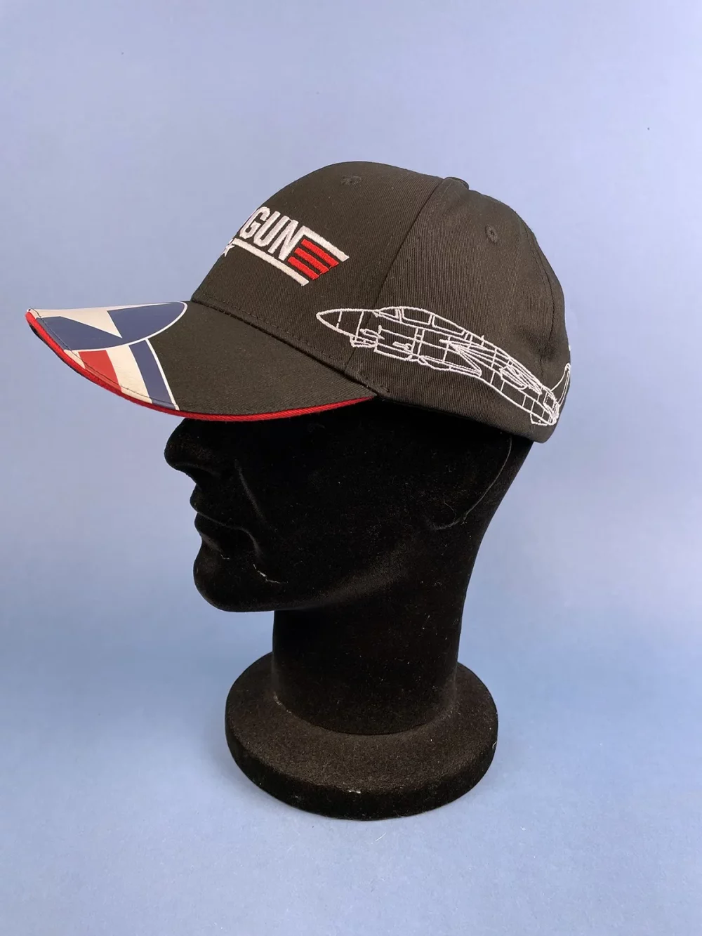 Casquette Top Gun 100% coton, ajustable par velcro. Logo et textes brodés en 3D. taille unique, adulte.